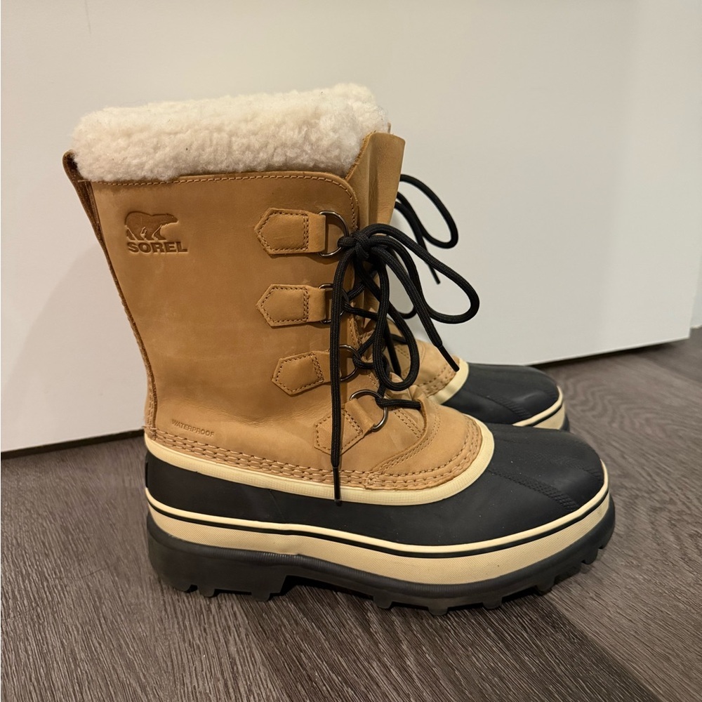 Sorel Caribou Tan and Black Snow Boots